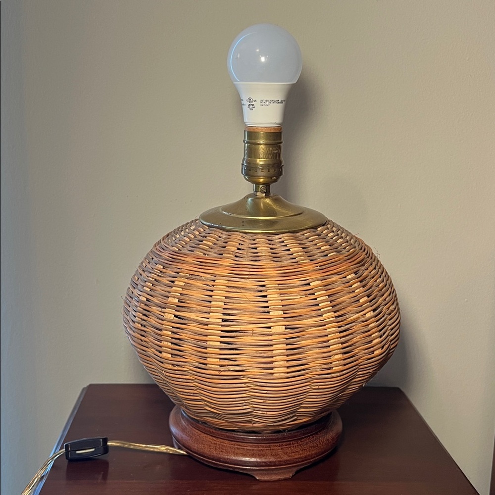 Vintage Boho Tiki Coastal Bohemian Woven Wicker Wood Pedestal Table Lamp